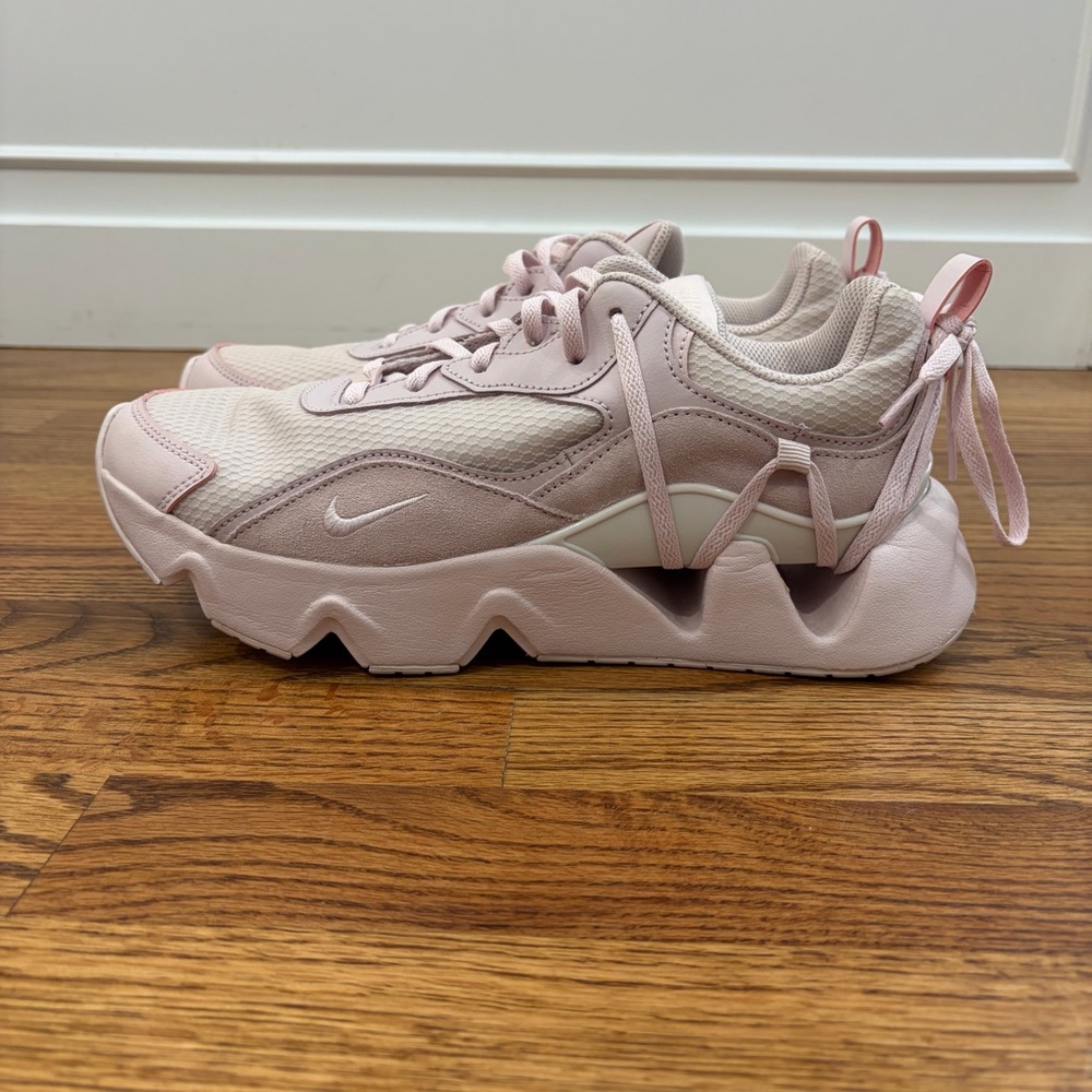 Nike RYZ 365 2 Sneakers "barely rose" - Picture 2 of 9
